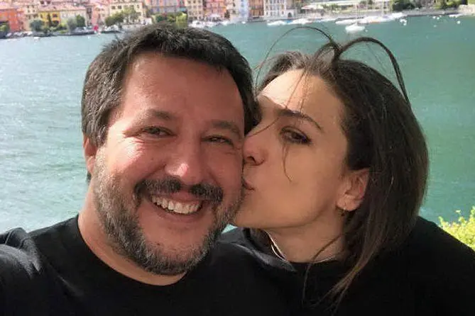 La foto condivisa su Twitter da Salvini