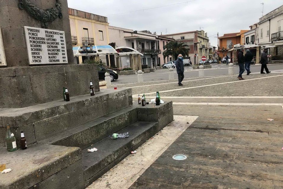 Le condizioni della piazza domenica scorsa (foto L'Unione Sarda - Sirigu)