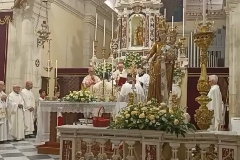 Sinnai, un parroco indiano per la chiesa di Santa Barbara
