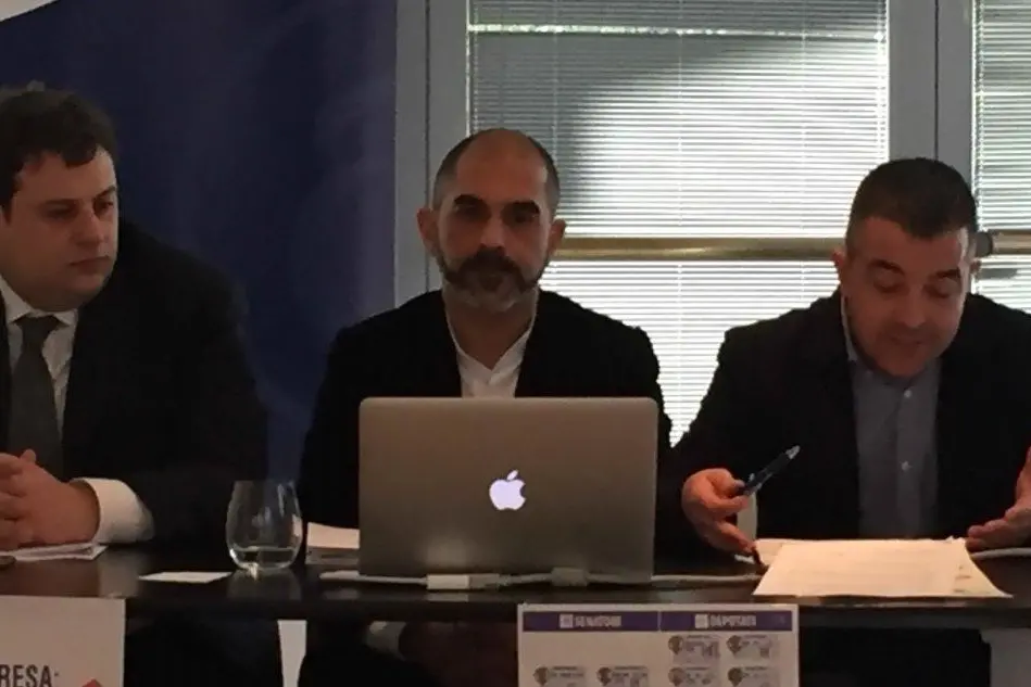 Da sinistra, Fabio Mereu, Stefano Mameli e Antonio Matzuzi, rispettivamente vice presidente, segretario e presidente regionale di Confartigianato imprese Sardegna