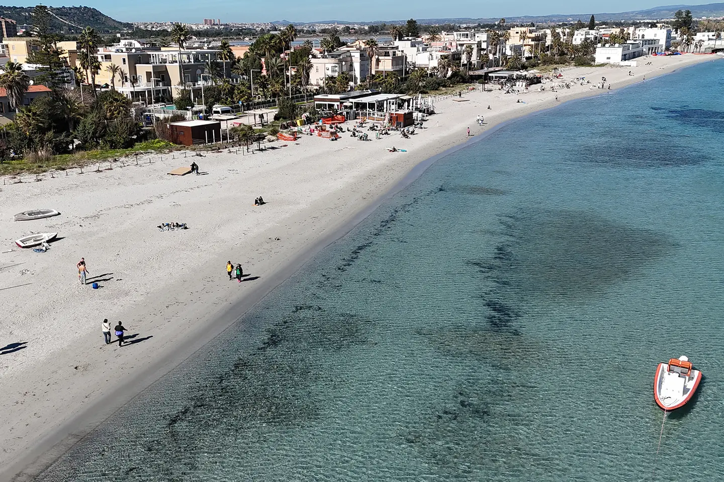 Il “nuovo” Poetto, casette in legno e dune protette