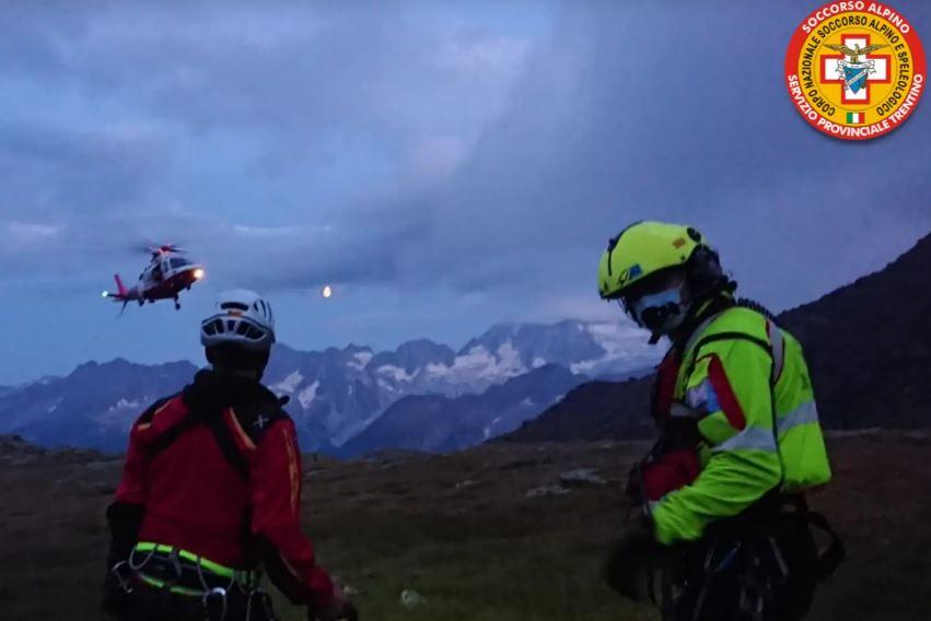Trentino, dispersi nella nebbia a 2.900 metri: soccorsi due giovani sardi