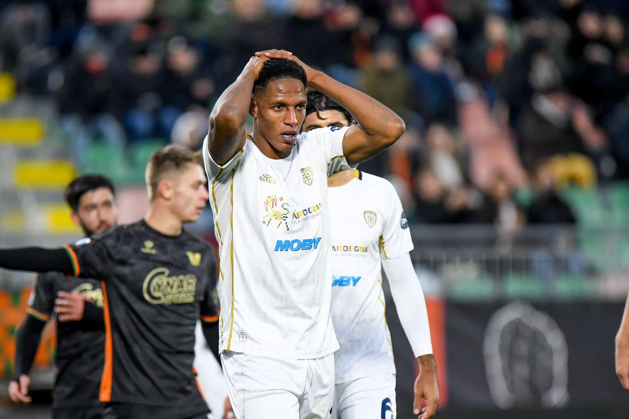 Yerry Mina, difensore del Cagliari (foto Ansa)