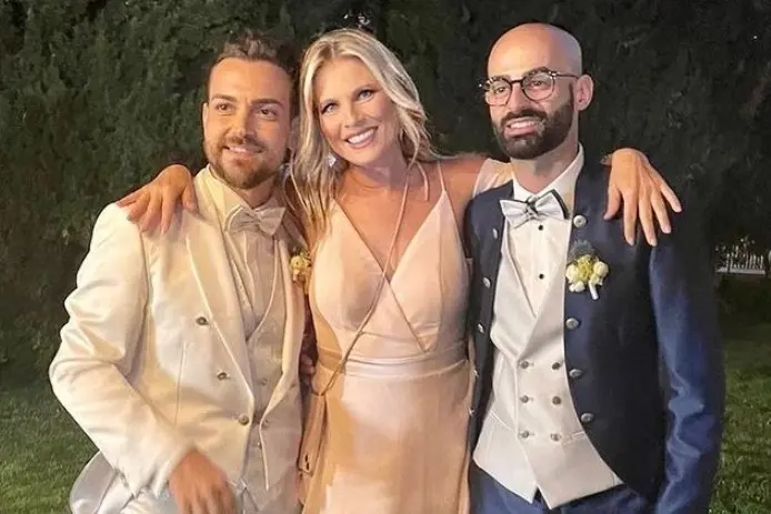 Valrio Scanu con il marito e Laura Freddi (Foto da Ig)