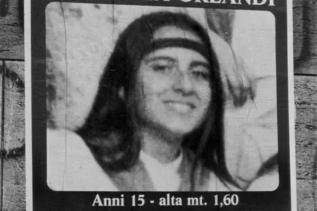 Una foto d'archivio del manifesto con l'immagine di Emanuela, la ragazza scomparsa nel 1983 mentre tornava a casa, in Vaticano, e della quale non si sono mai piu' avute notizie. ANSA/ MASSIMO CAPODANNO