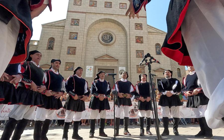 Festa del Redentore di Nuoro, scontro sul programma: «Copia-incolla senza visione»