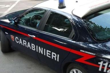 Provano a manomettere i distributori di bevande: due giovani denunciati per tentato furto a Cagliari