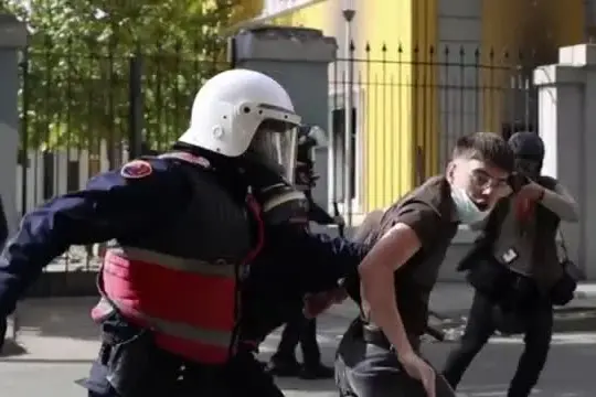 Scontri tra polizia e manifestanti in Albania per il terzo giorno
