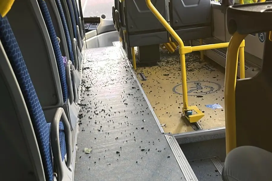 Le condizioni di uno dei bus oggetto di lamentela