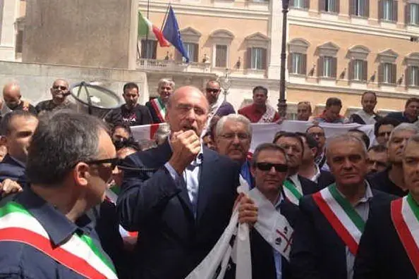 Ugo Cappellacci a Montecitorio coi sindaci