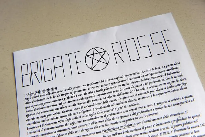 Un volantino delle Brigate Rosse (Ansa)