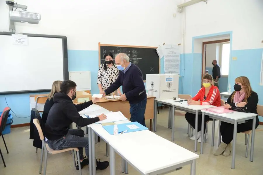 Un seggio elettorale (foto L'Unione Sarda - Antonio Satta)