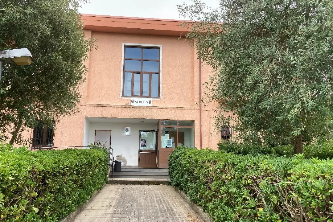Il Municipio di Ula Tirso (foto Orbana)