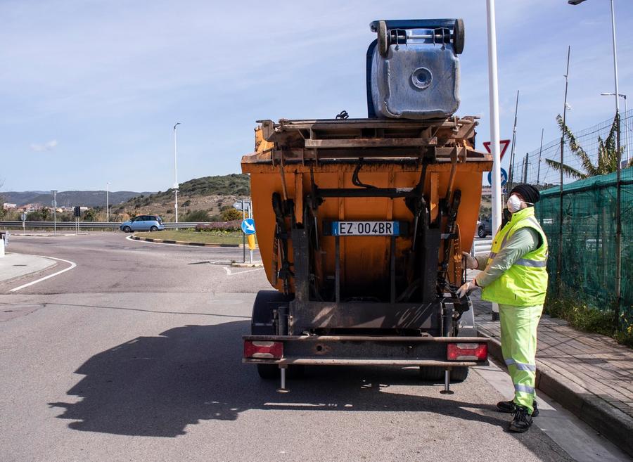 Nettezza urbana  «Il servizio è molto carente»