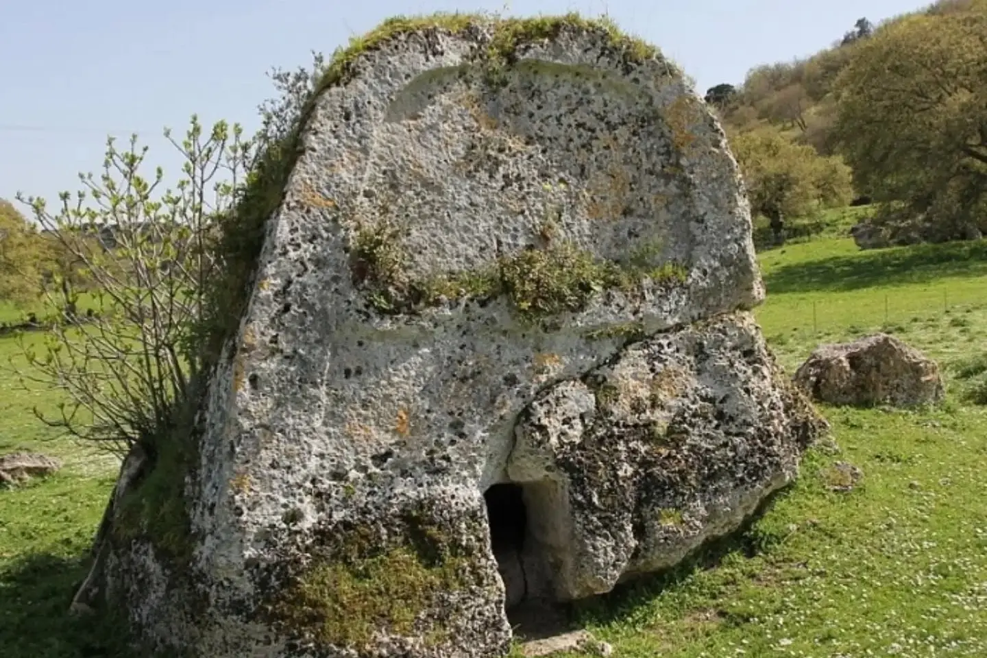 La tomba di Campu Lontanu a Florinas