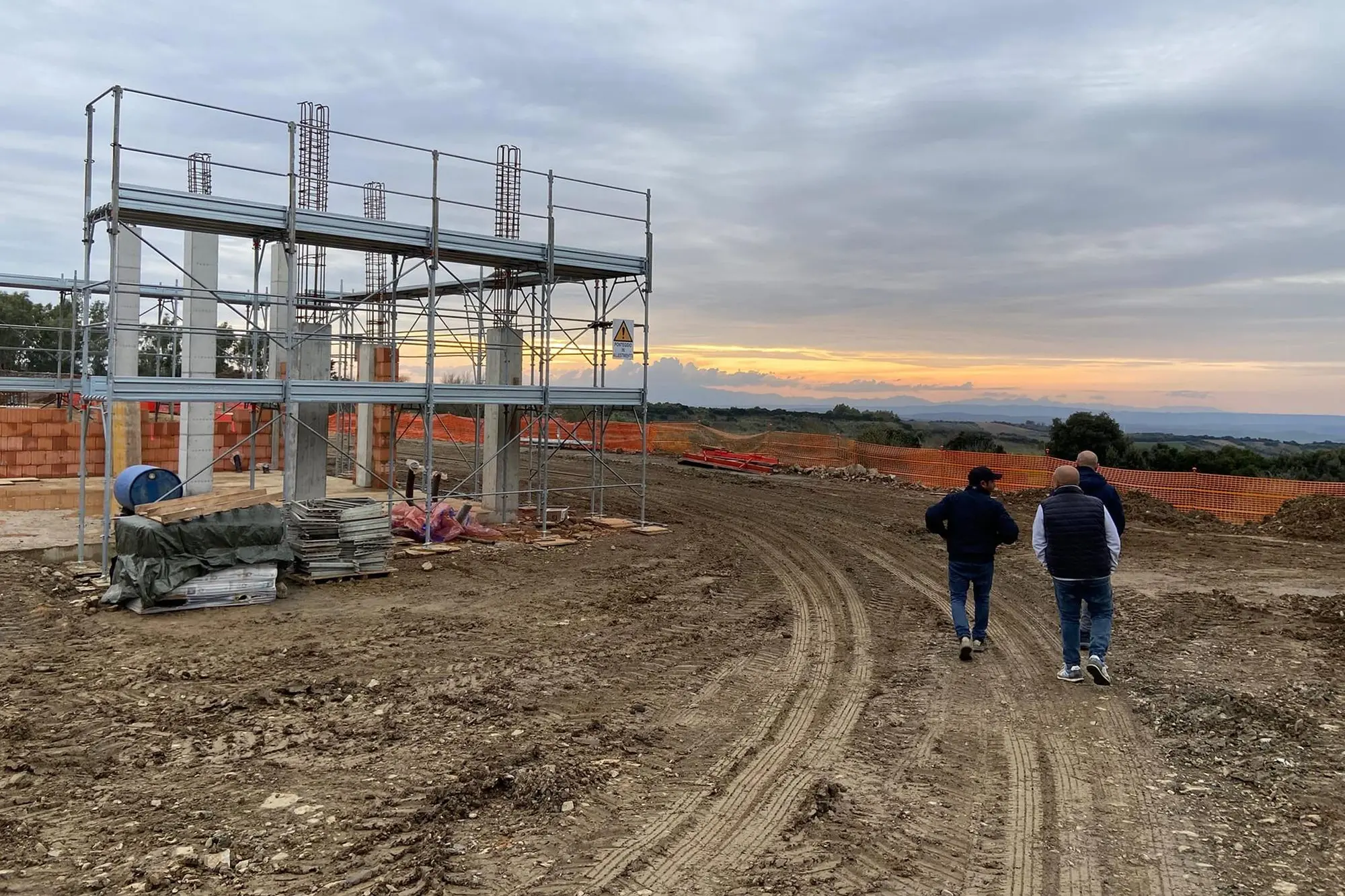 I lavori nel cantiere (Foto Sirigu)