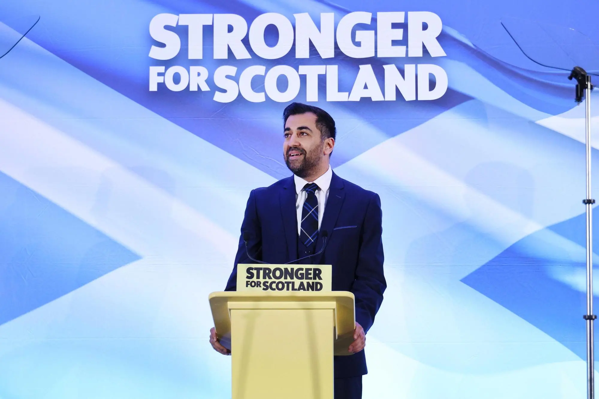 Humza Yousaf, 38 anni, nuovo leader dello Scottish National Party e primo ministro scozzese