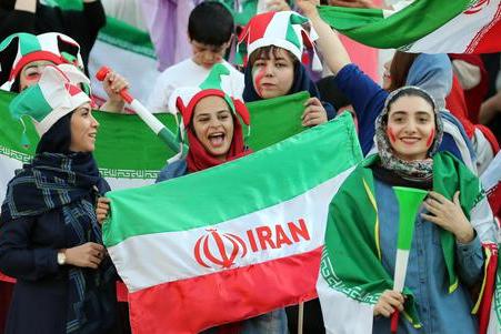 Iran, donne allo stadio per assistere alle partite della nazionale