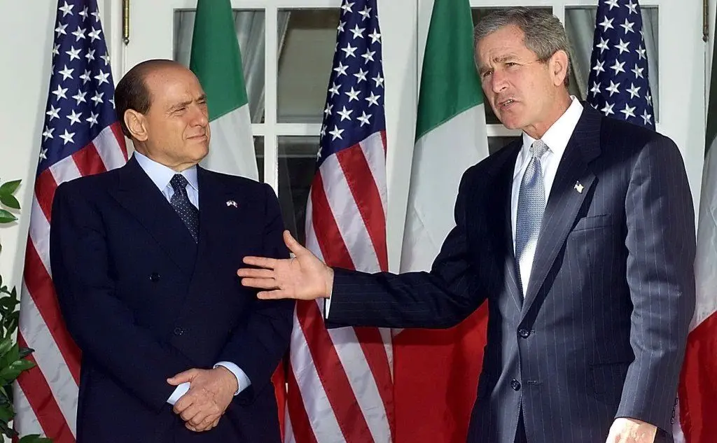 Berlusconi con l'amico George W. Bush nel 2001