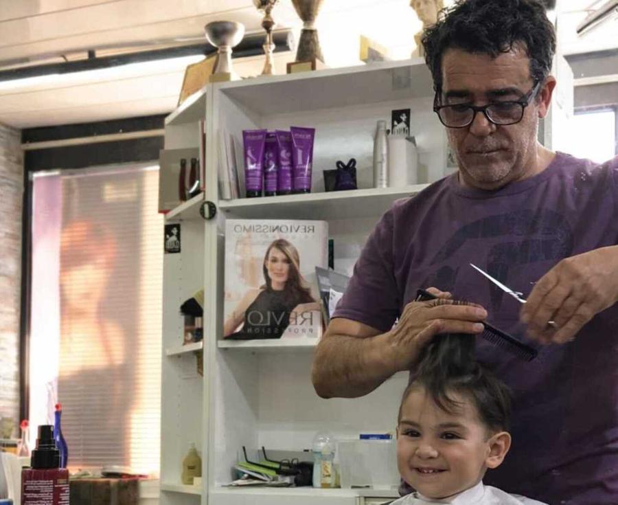 Addio allo storico parrucchiere, suo il primo salone unisex