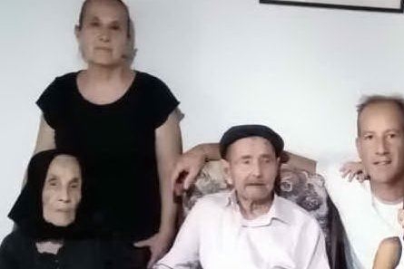 Ziu Cicciu ai festeggiamenti per i suoi 104 anni (foto Pintori)