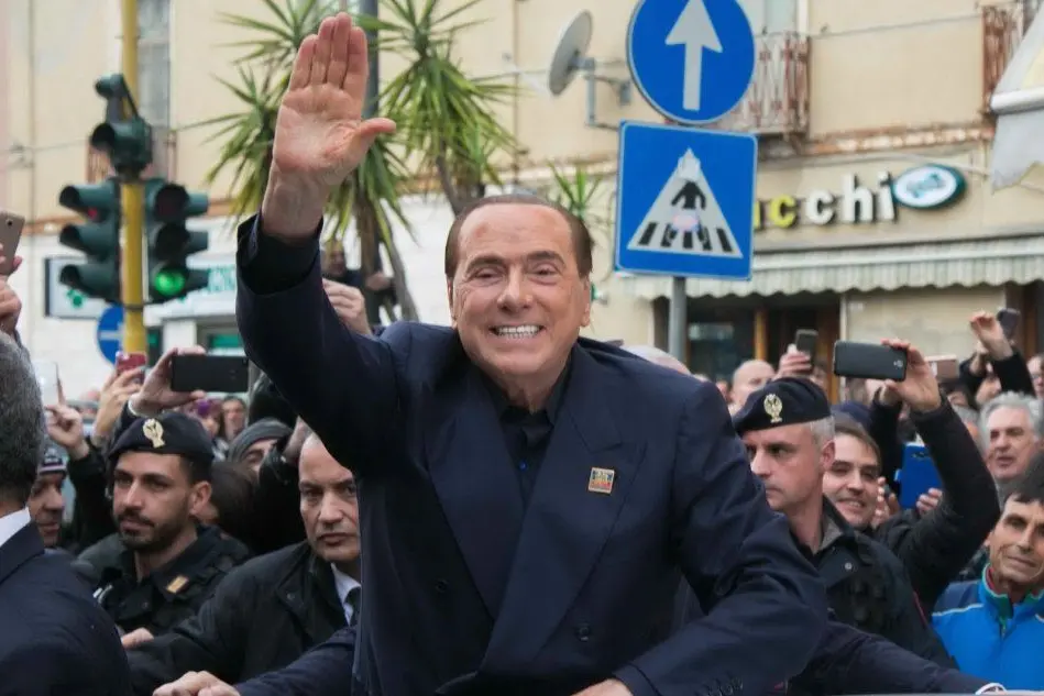 Berlusconi in Sardegna (Ansa)