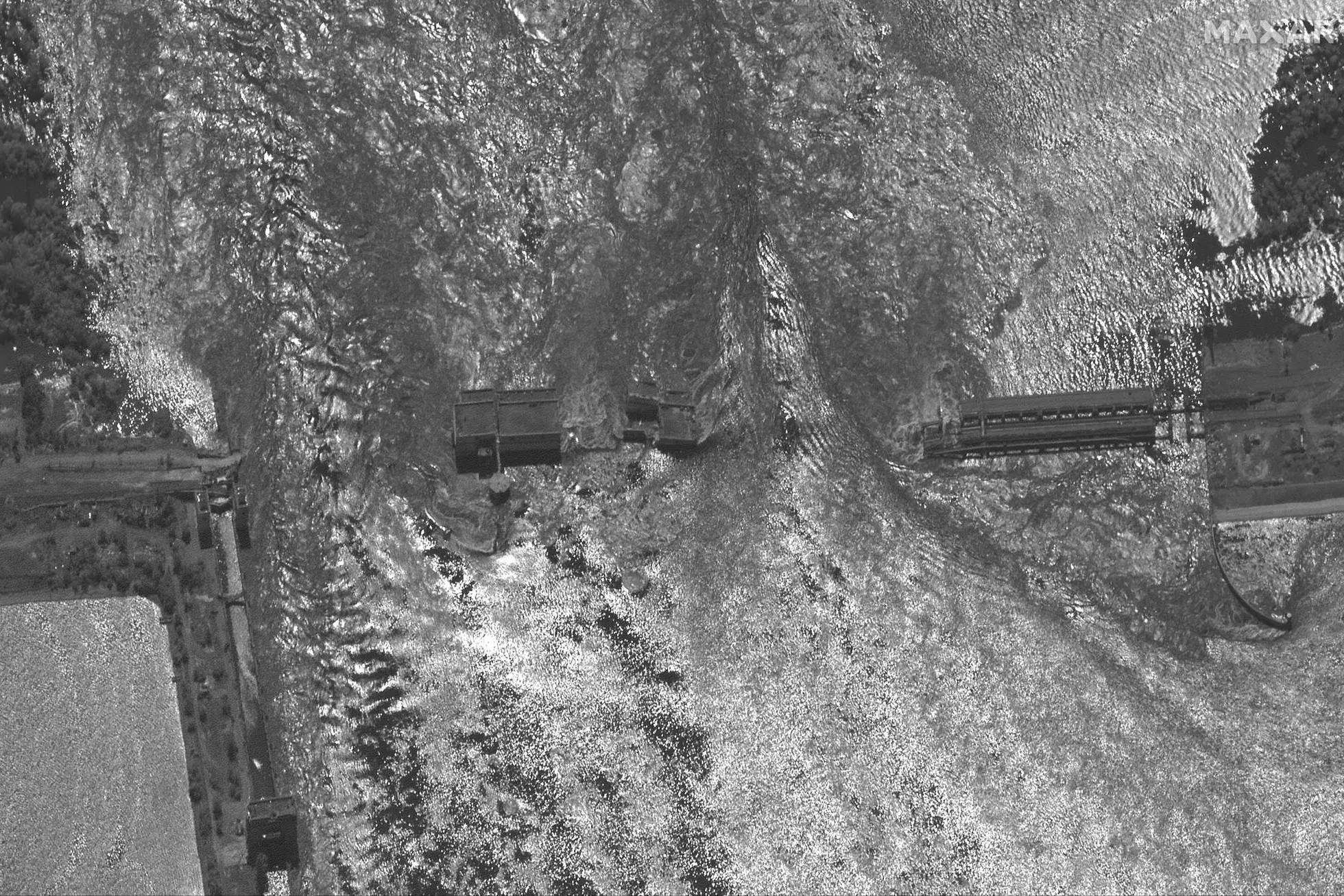 Un'immagine satellitare della diga (foto Ansa/Epa)
