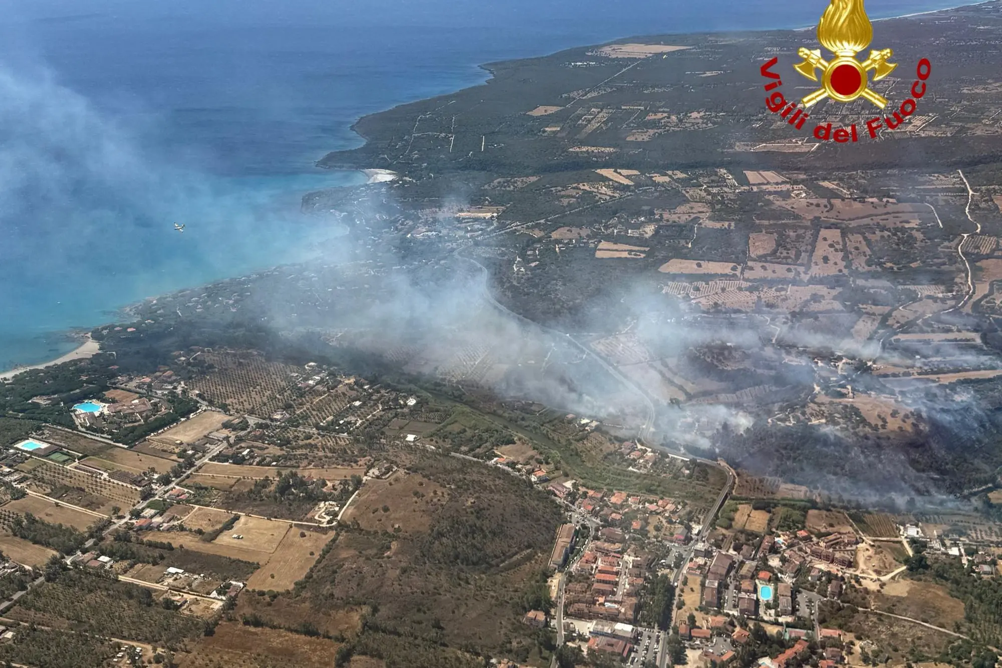 Le immagini del fuoco a Orosei