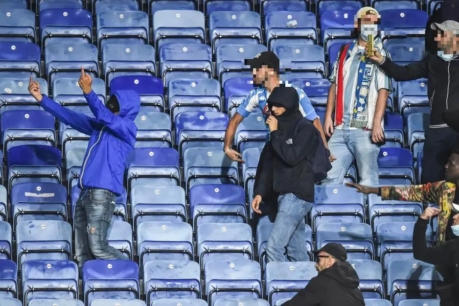 Tifosi del Napoli allo stadio di Leicester (Ansa)