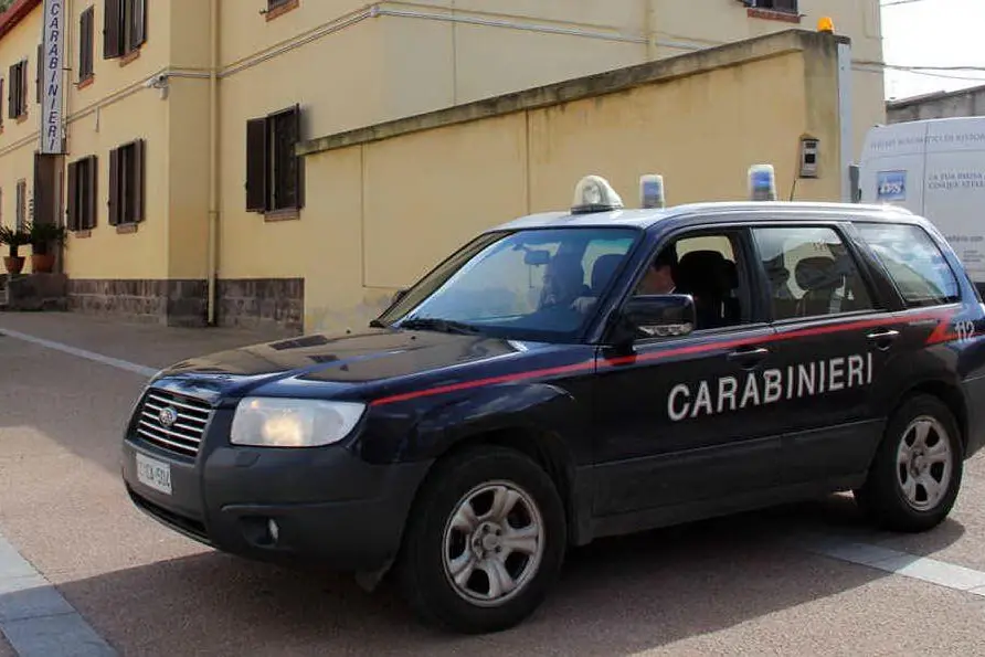 Una macchina dei carabinieri