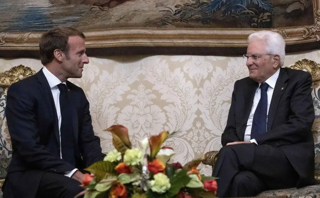 Il presidente francese insieme a Sergio Mattarella (Ansa)