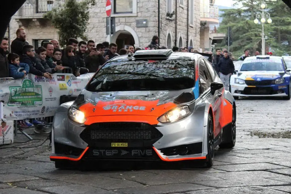La partenza di uno dei rally degli anni scorsi (L'Unione Sarda - Chessa)