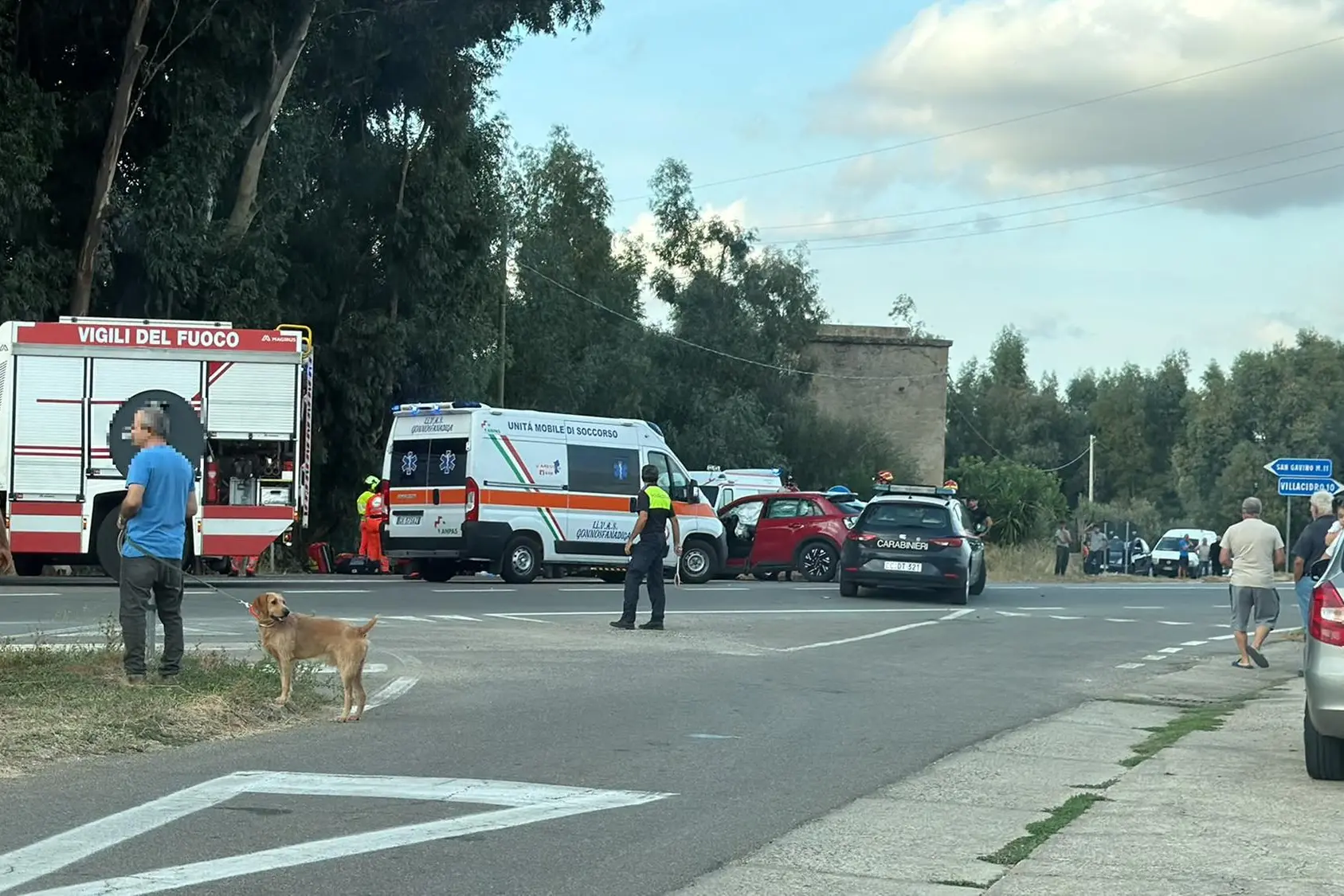 L'incidente all'ingresso di Gonnosfanadiga (foto inviata da lettore)