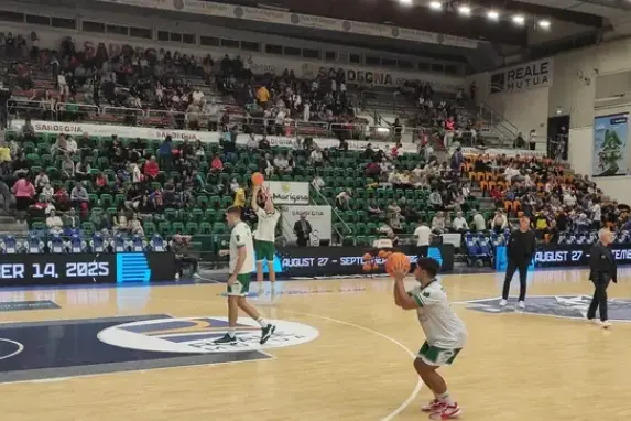 Stefano Trucchetti prova il tiro (foto G. Marras)