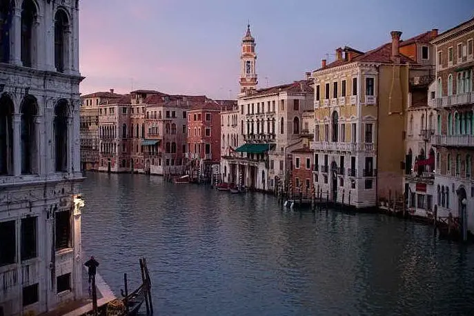 Uno scorcio di Venezia (Ansa)