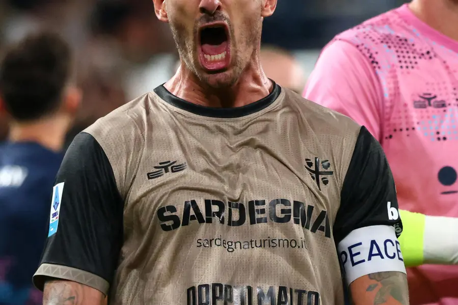 Cagliari's Alessandro Deiola celebrates at the end of the Italian Serie A soccer match Atalanta BC vs Cagliari Calcio at the New Balance Arena in Bergamo, Italy, 12 September 2026. ANSA/MICHELE MARAVIGLIA