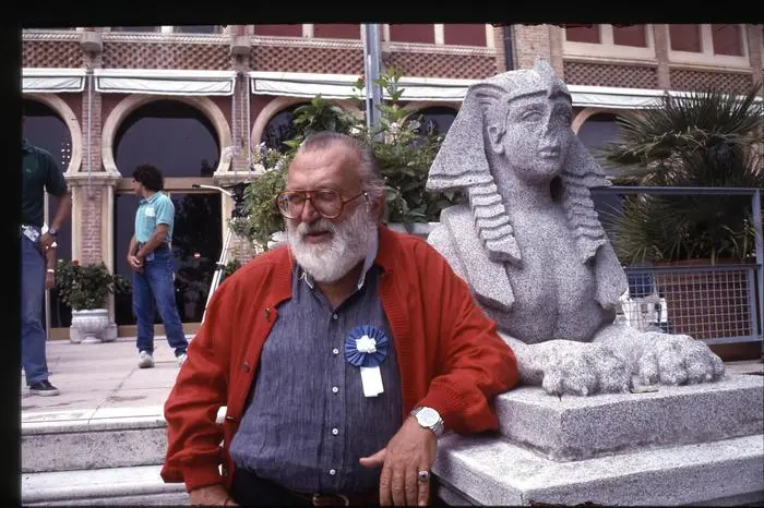 Il regista Sergio Leone in un'immagine d'archivio. ANSA
