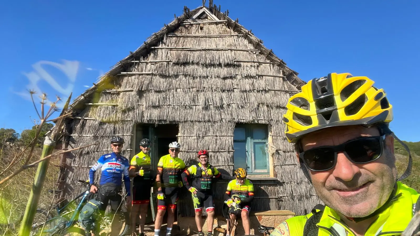 Il gruppo dei Guerrieri Stanchi presenti nell'escursione della penisola del Sinis