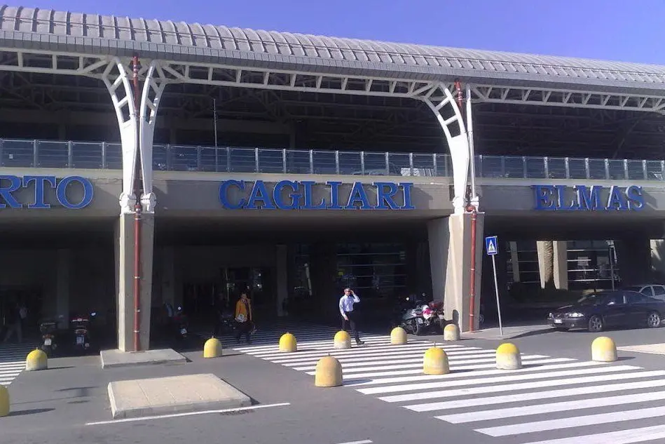 L'aeroporto di Elmas (Wikipedia)