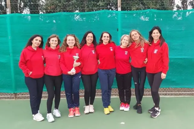 La squadra femminile del Tc Porto Torres (foto concessa)