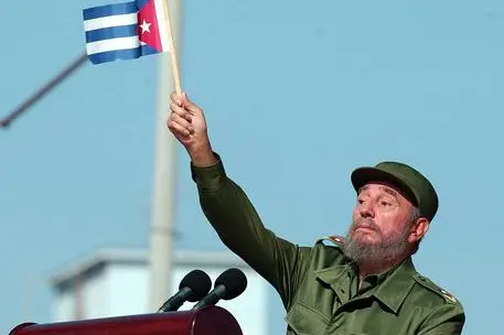 Fidel Castro nel 2004 a L'Avana (Foto Epa/Ansa, Alejandro Ernesto)