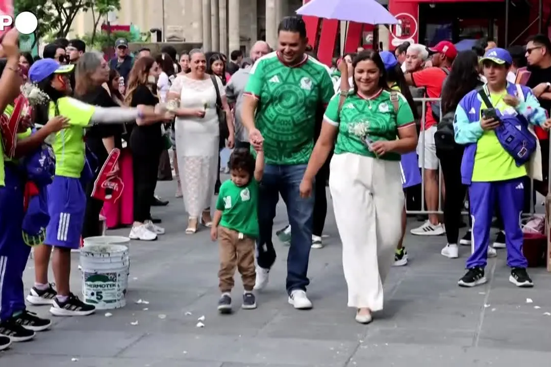 Messico, matrimonio di massa alla vigilia della finale dei Mondiali