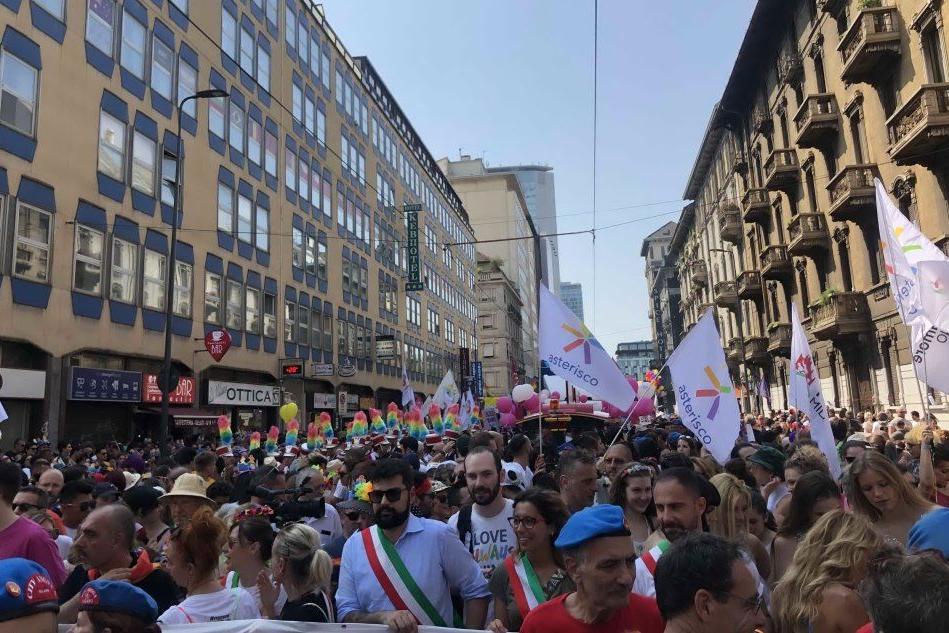 Milano Pride, le immagini dalla Parata dell'orgoglio arcobaleno