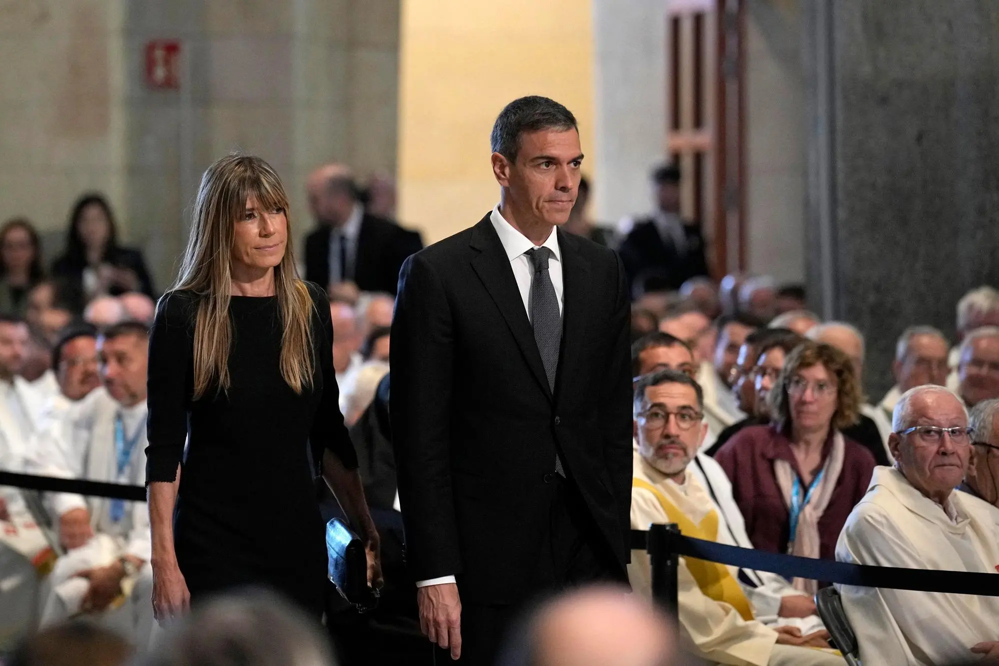 Begona Gomez e Pedro Sanchez (Ansa - EPA/ALEJANDRO GARCIA)