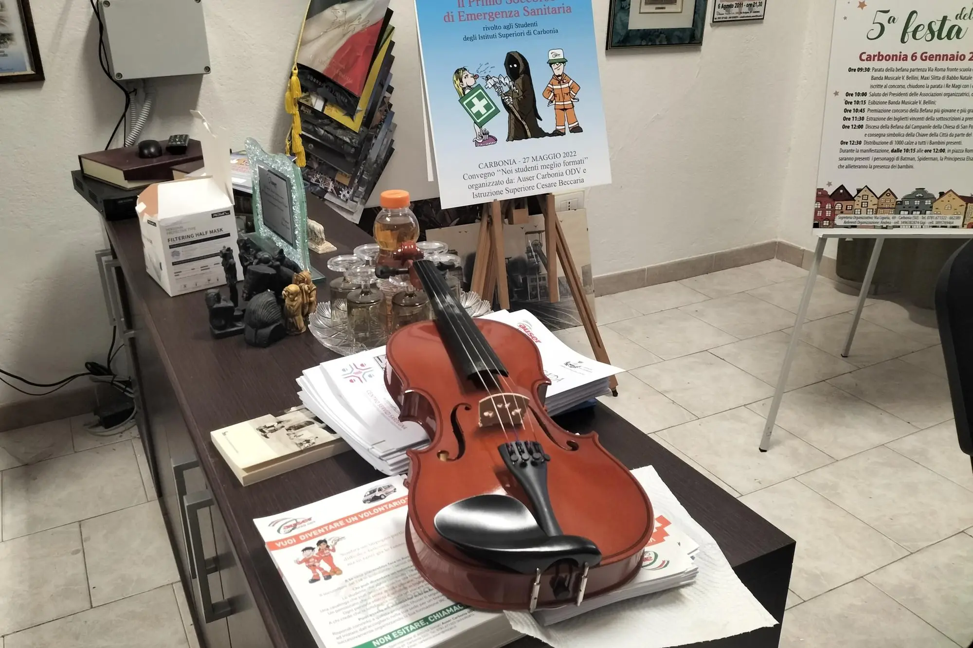 Il violino del progetto Safety dell'Auser (foto Scano)