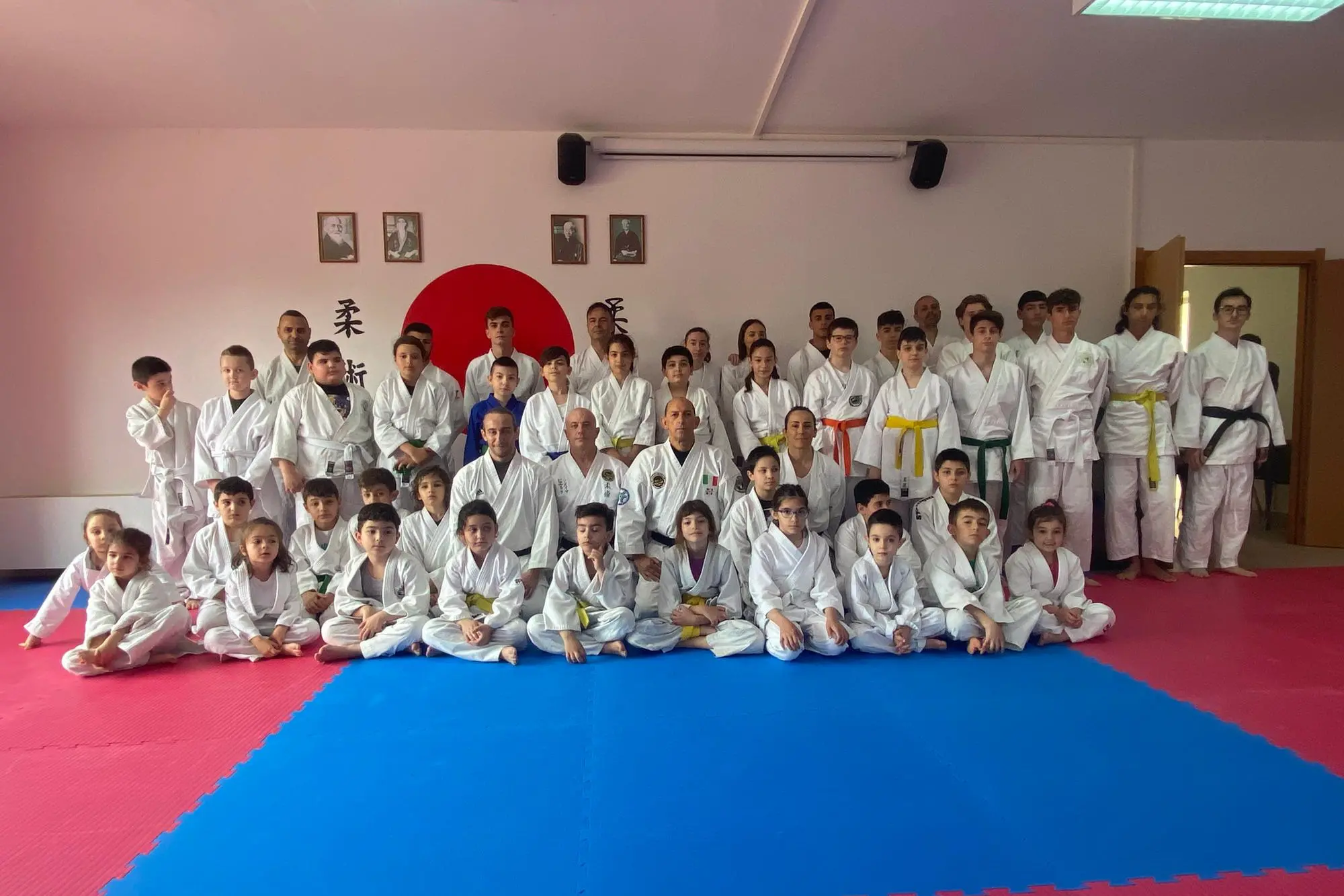 Gli allievi dello stage (L'Unione Sarda)