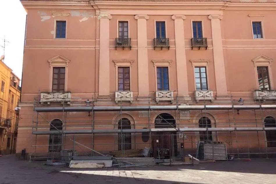 Il palazzo comunale di piazza Municipio (foto Cinzia Simbula)