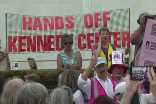 Catena umana per difendere il Kenny Center da Trump: "Giù le mani"
