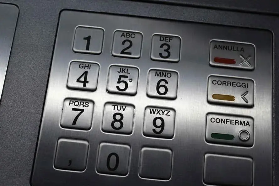 La tastiera di un bancomat (foto Pixabay)