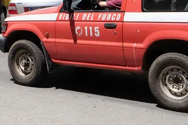 Sul posto sono intervenuti anche i vigili del fuoco